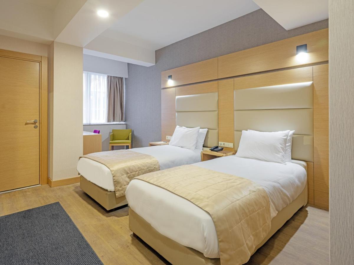 Merlin Hotel Istanbul Bagian luar foto