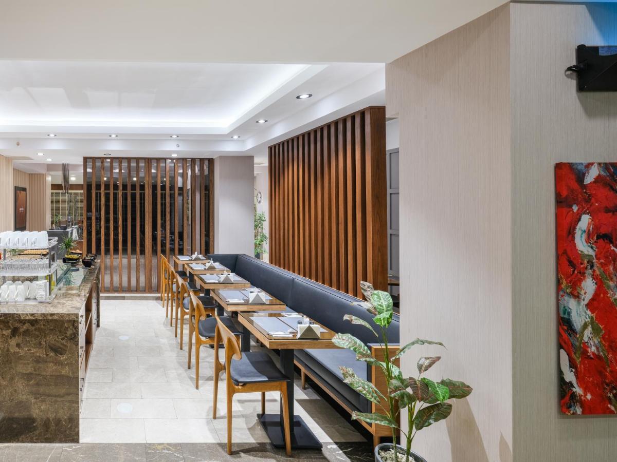 Merlin Hotel Istanbul Bagian luar foto