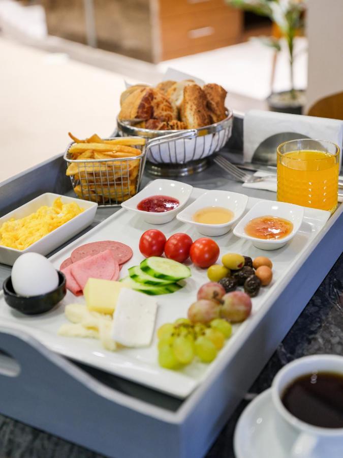 Merlin Hotel Istanbul Bagian luar foto