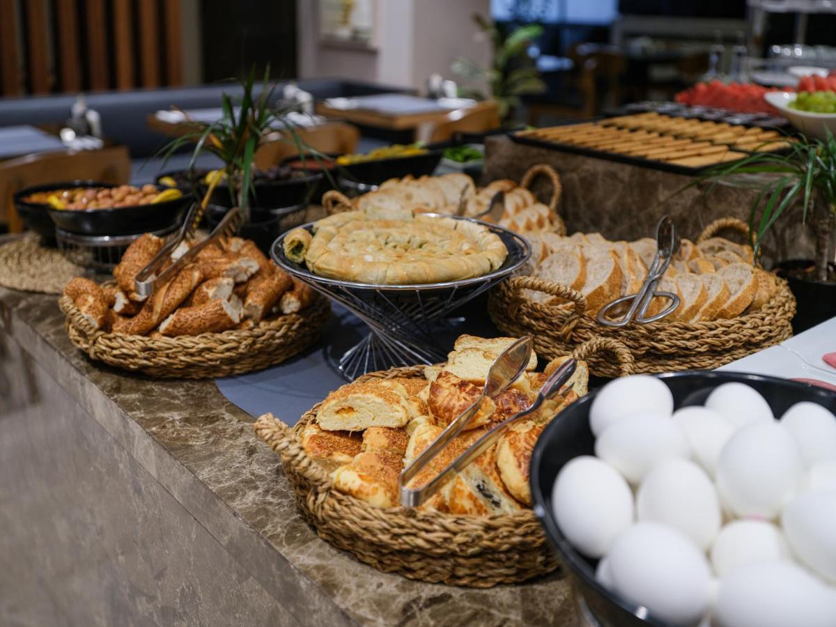 Merlin Hotel Istanbul Bagian luar foto